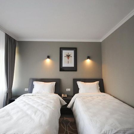 Hotel Callisto Prisztina Zewnętrze zdjęcie