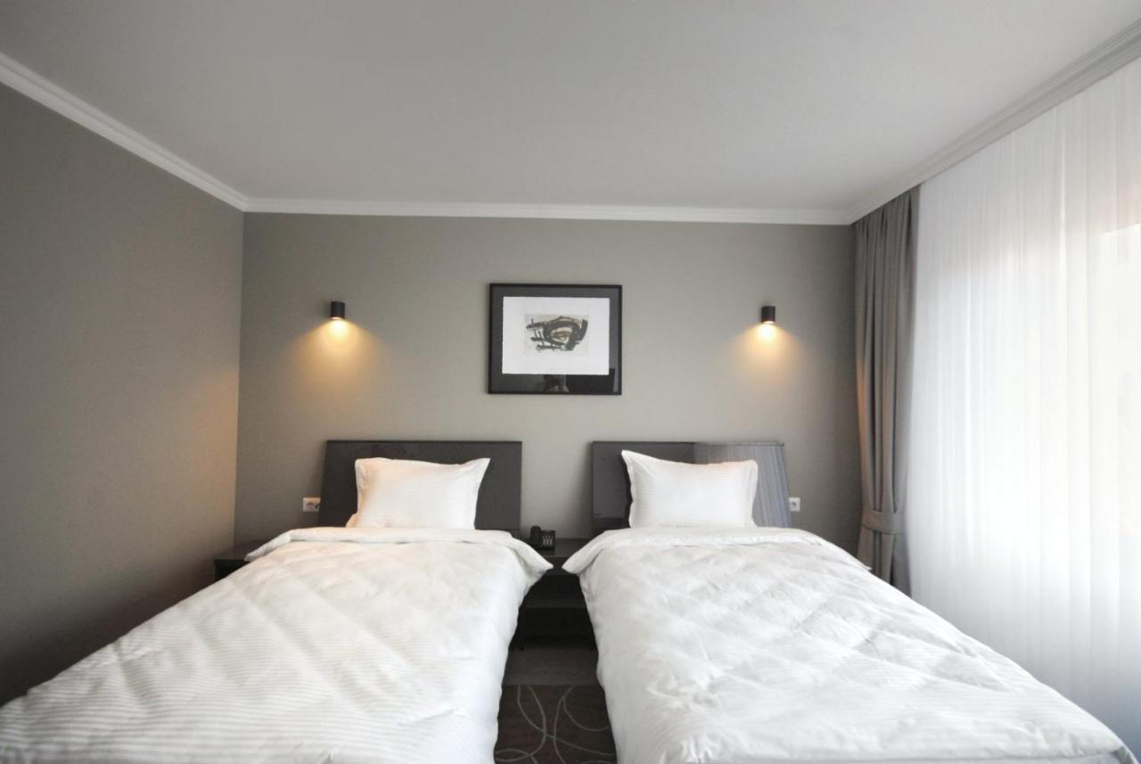 Hotel Callisto Prisztina Zewnętrze zdjęcie