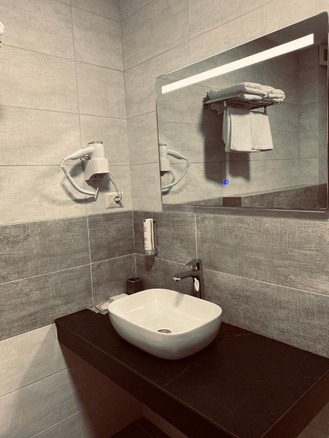Hotel Callisto Prisztina Zewnętrze zdjęcie